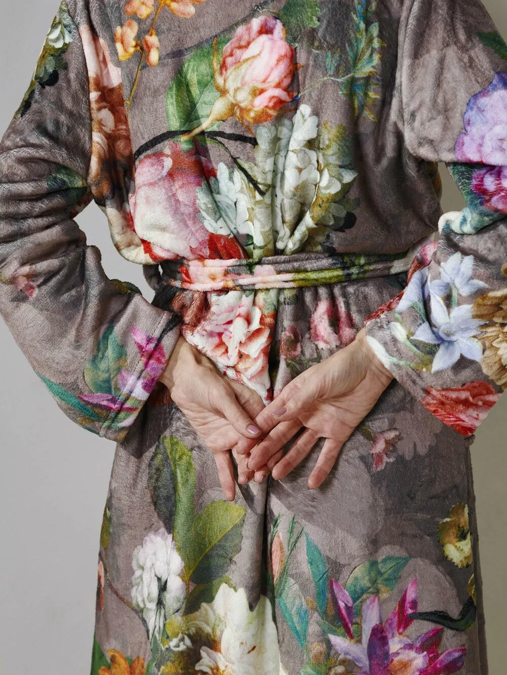Essenza Fleur long robe, gray