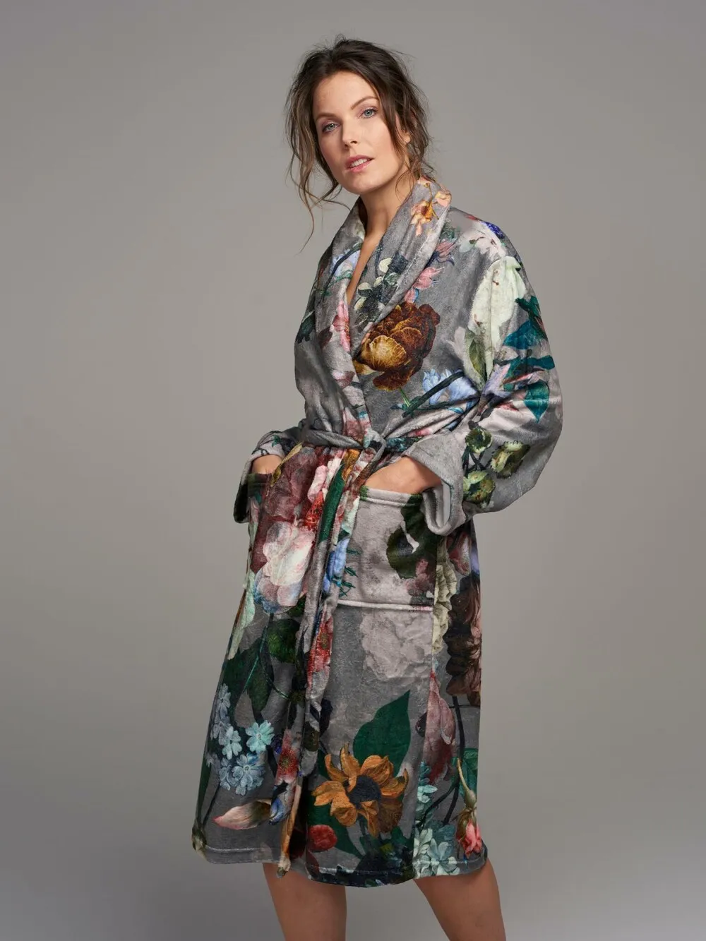 Essenza Fleur long robe, gray