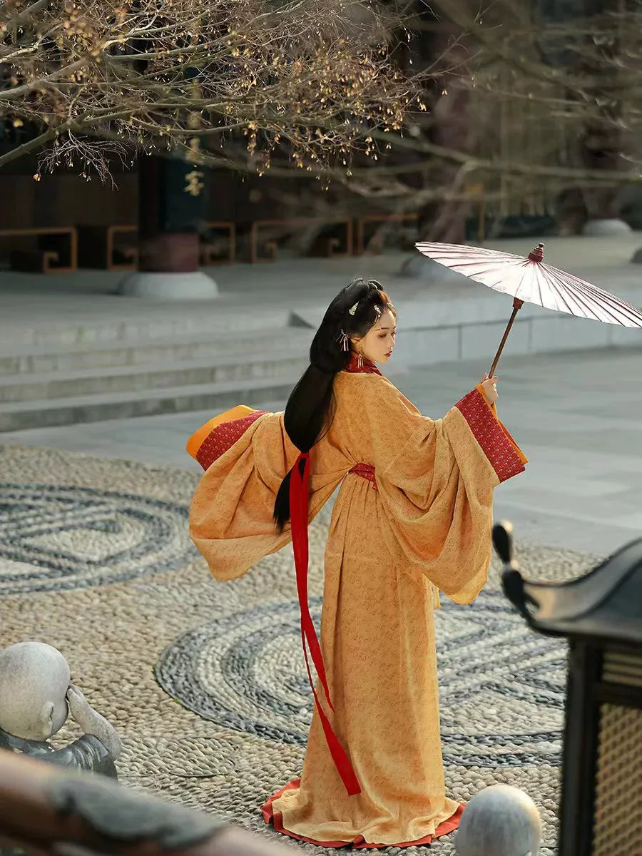 Jing Hong 惊鸿 A Glimpse of the Warring States Zhiju Straight Hem Robe