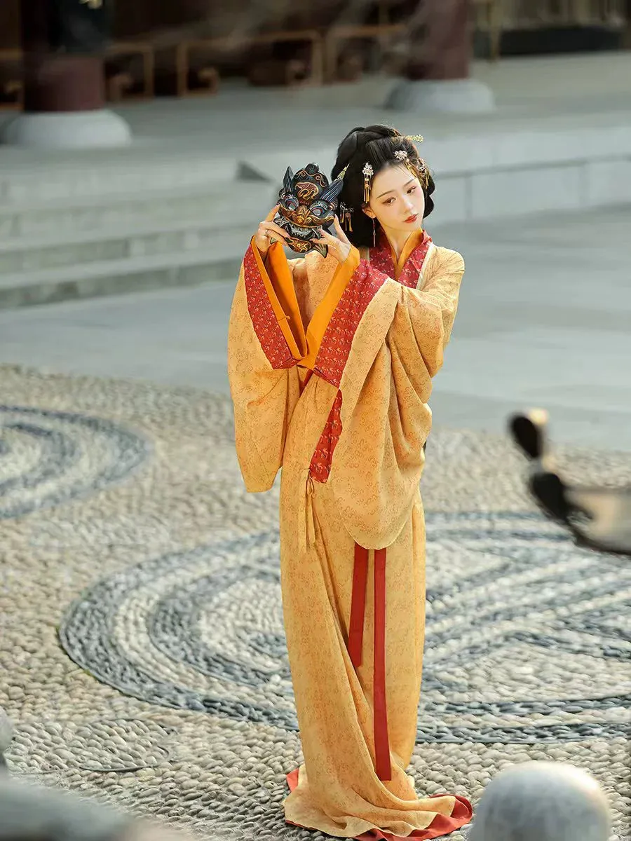 Jing Hong 惊鸿 A Glimpse of the Warring States Zhiju Straight Hem Robe