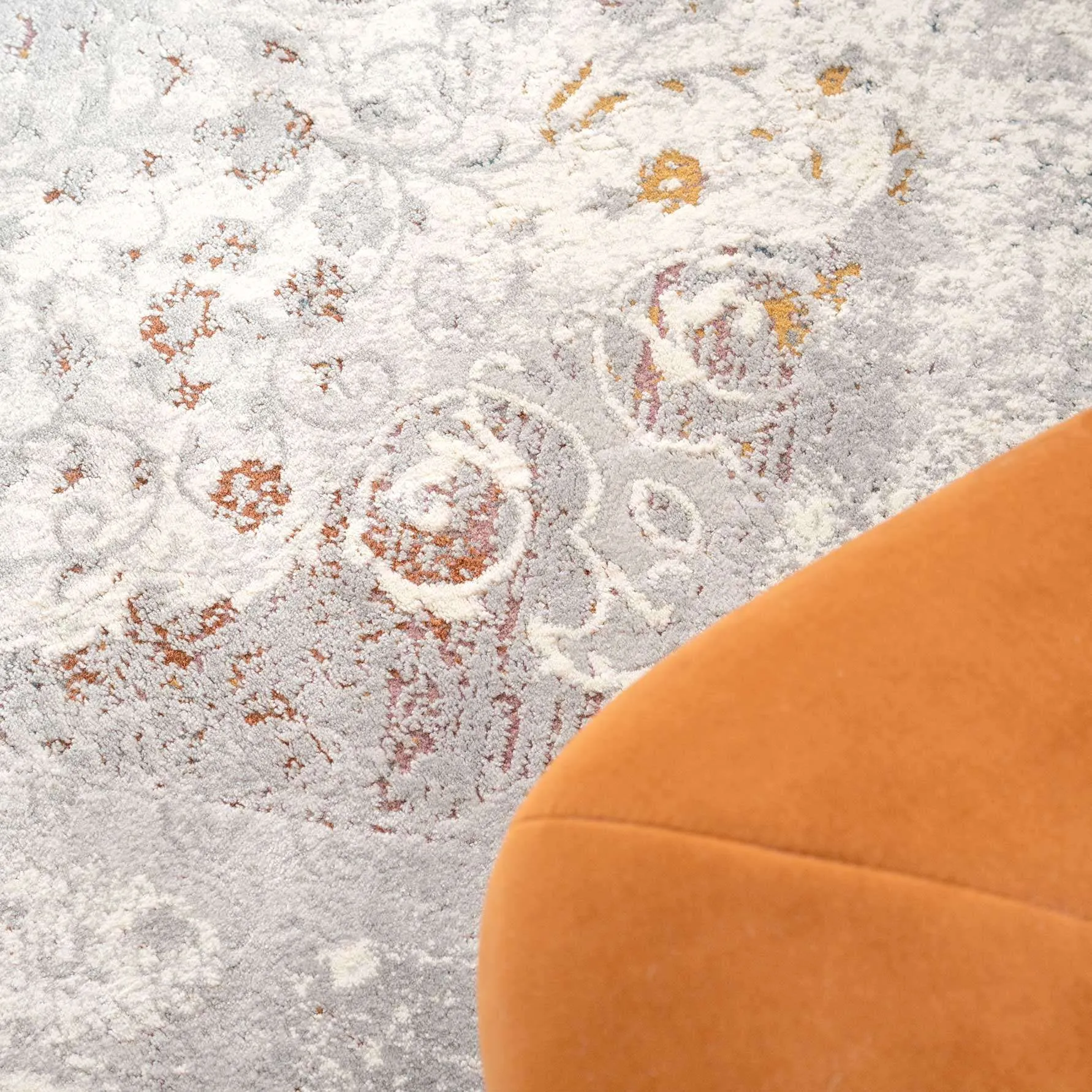 Ornate Soft Grey Distressed Medallion Living Room Rug - Meredith