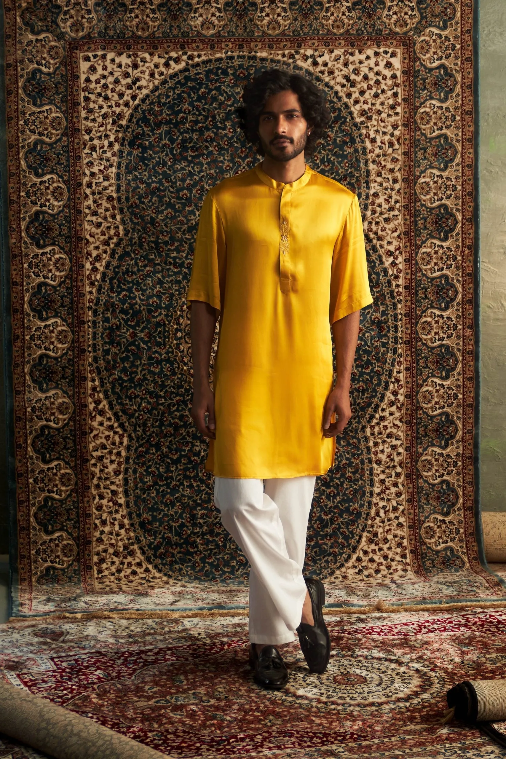 Prarambh Embroidered short slevee kurta set for men