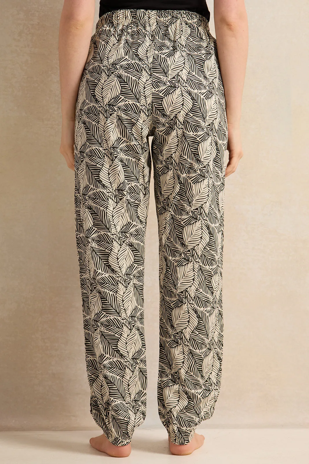 Women Black And Beige Leaf Printed Pyjama Bottom
